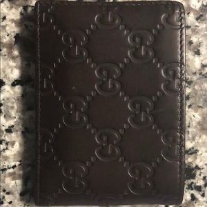 Men’s Gucci wallet